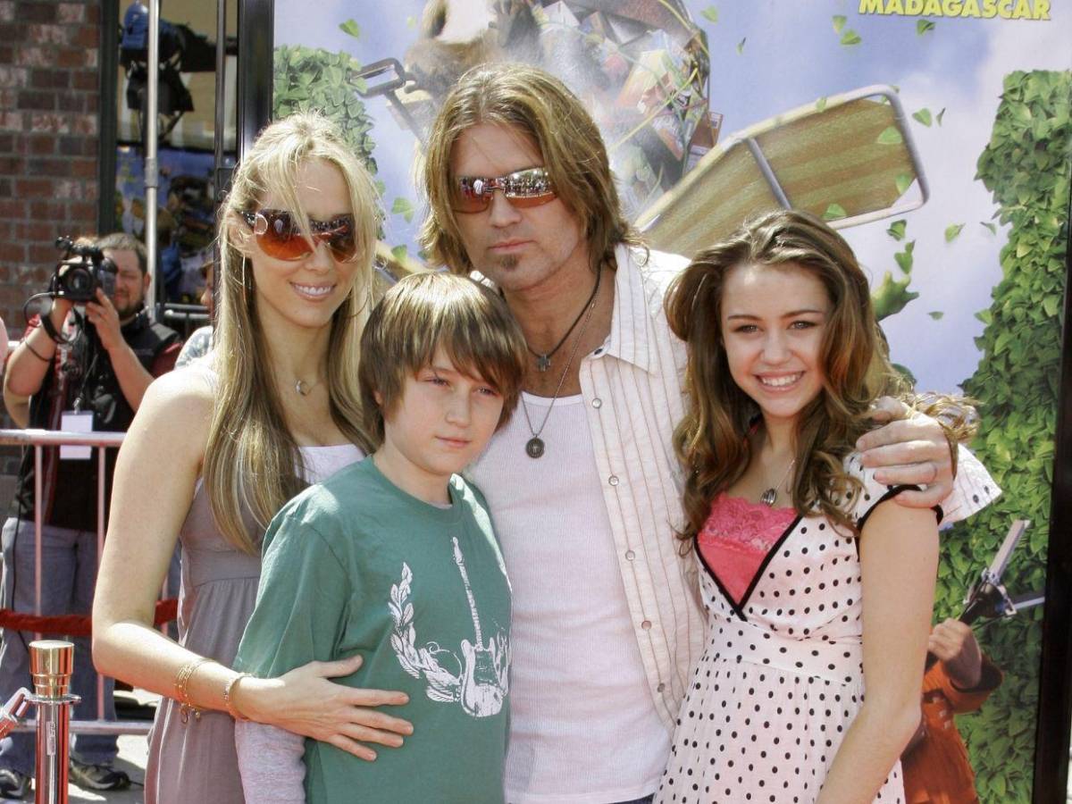 Billy Ray Cyrus gana demanda contra mujer que alegó ser la mamá biológica de Miley Cyrus