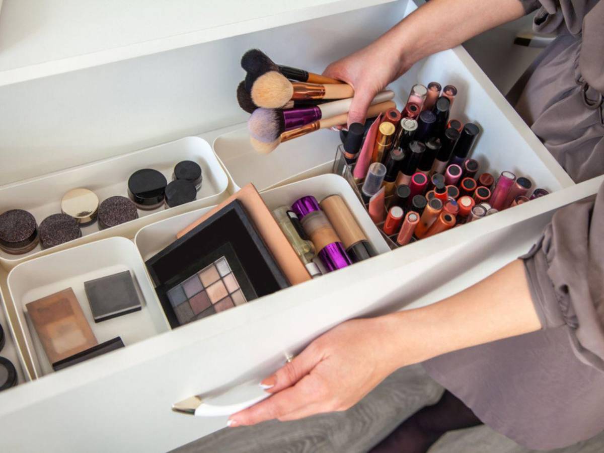 Maquillaje minimalista: un solo producto, múltiples usos Maquillaje minimalista: un solo producto, múltiples usos