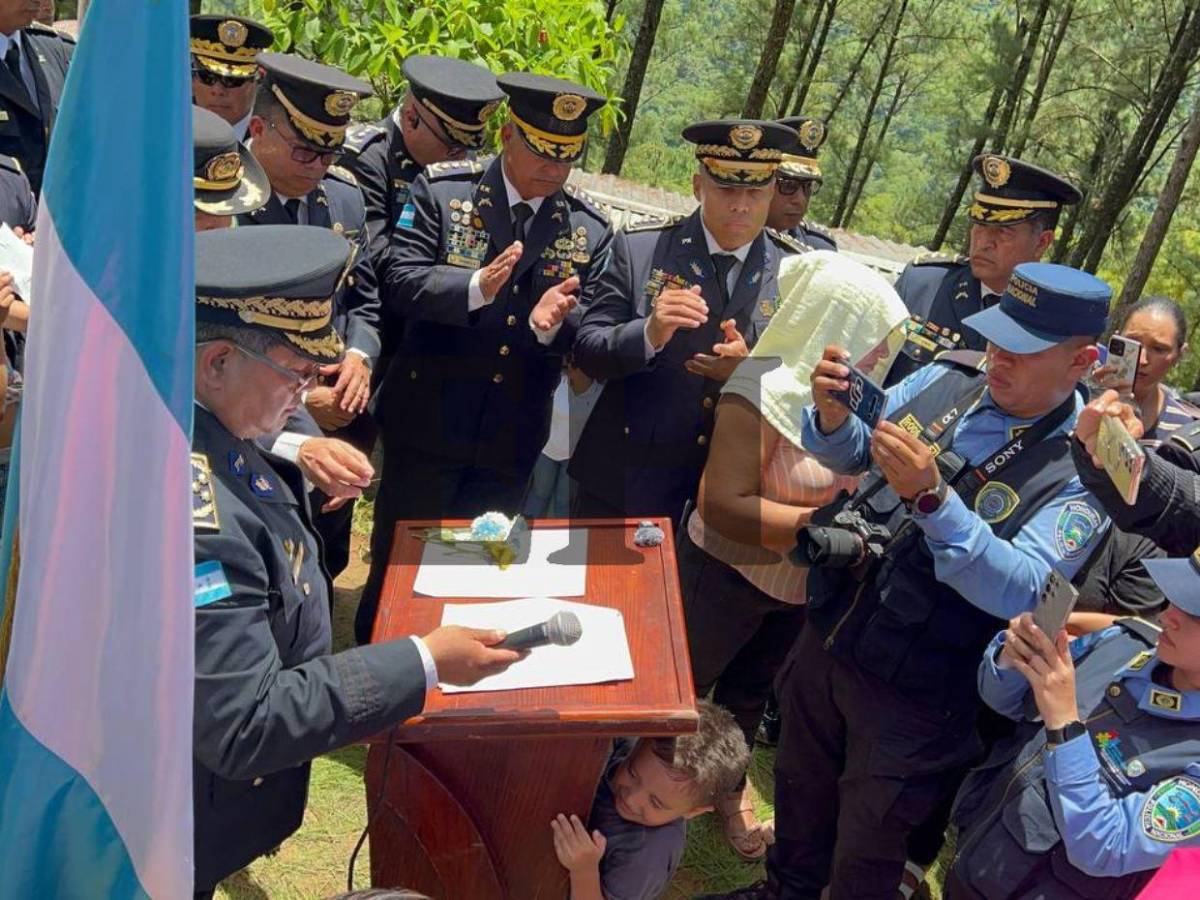 Multitud despide al inspector Kevin Pérez tras perder la vida para salvar a un menor