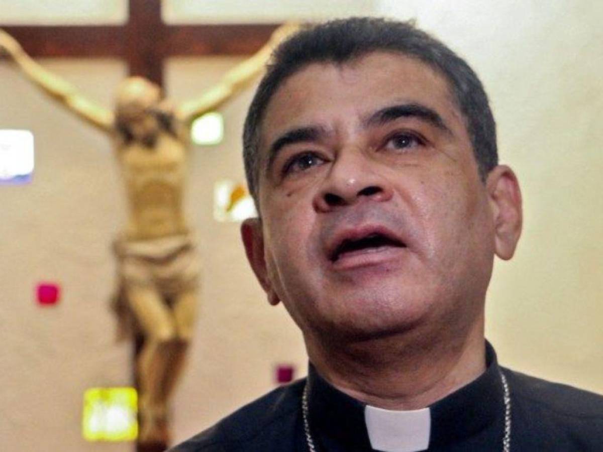Obispo crítico de Ortega denuncia cierre de cinco emisoras católicas en Nicaragua