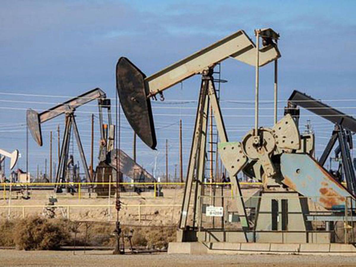 Ucrania pronostica la “destrucción” de la economía en Rusia por máximo de precios en pétroleo