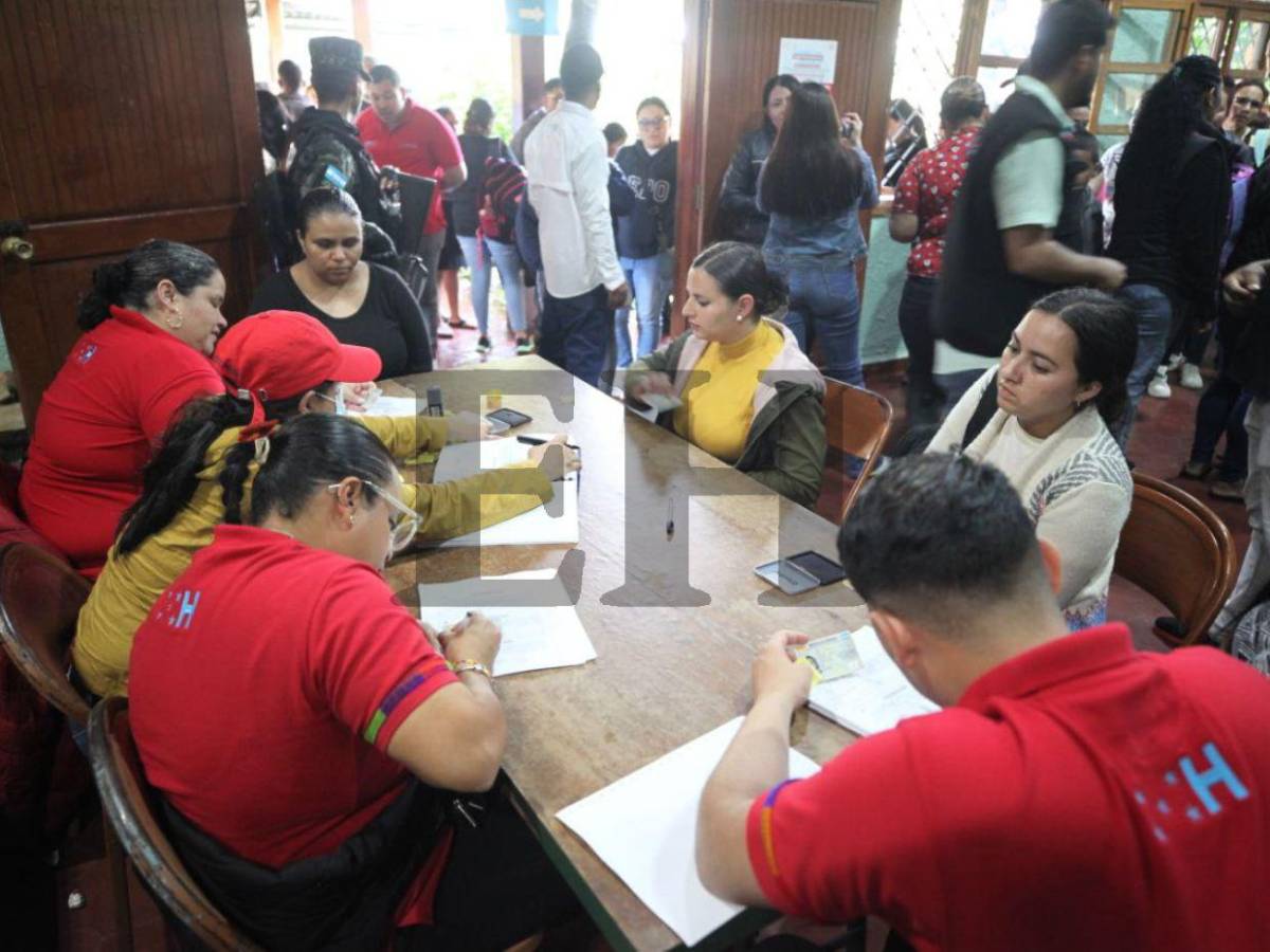 Reparten bono climático en Santa Lucía y pobladores desconocen el propósito