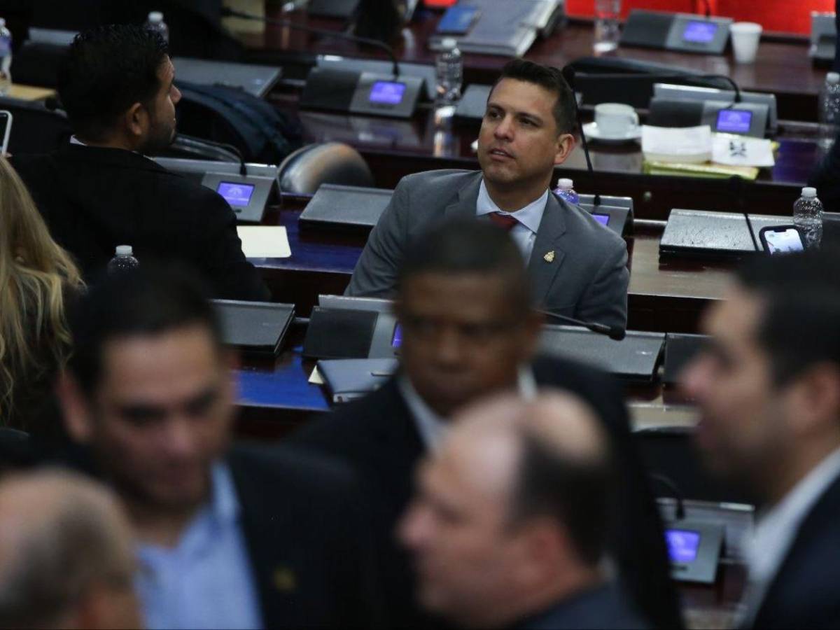 Diputados de Libre protestan previo a sesión para conocer denuncias de juicio político