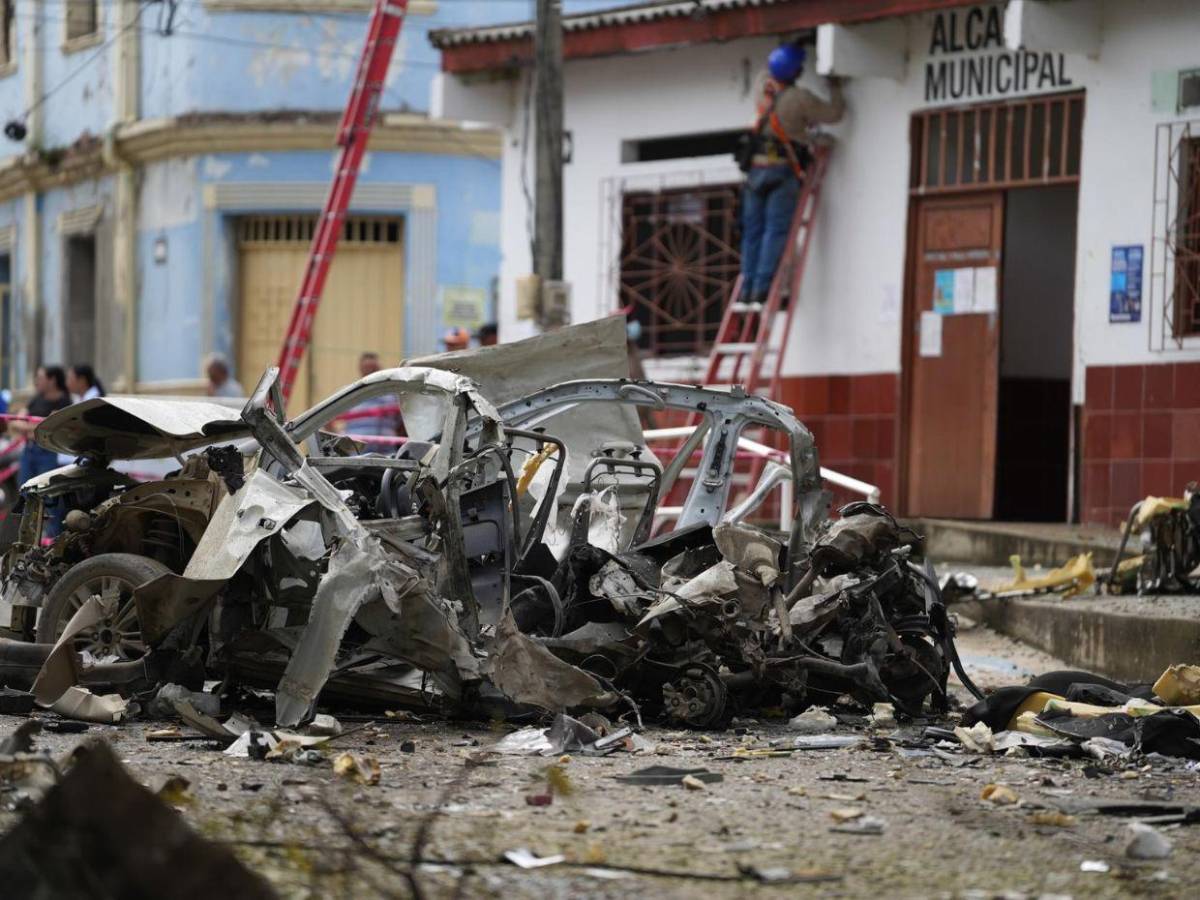 Tres coches bomba y un cilindro de gas: lo que se sabe de las explosiones en Colombia