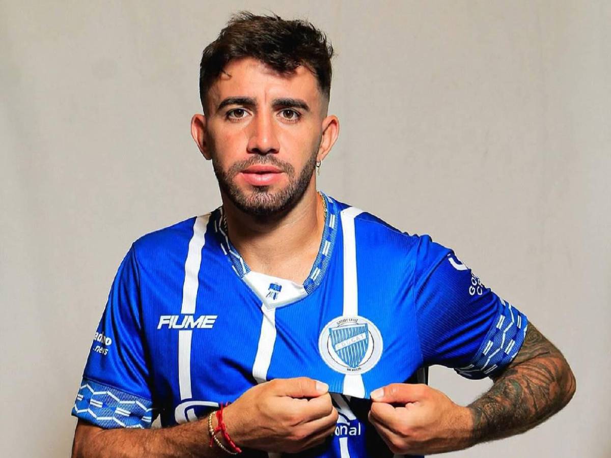 De estrella en Motagua, a no tener minutos en Argentina: El calvario que vive Agustín Auzmendi