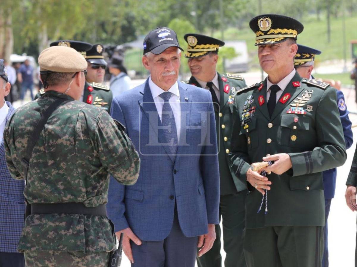 La patria los ve con orgullo y dejan un legado: Así se celebró el Día del Veterano de Guerra