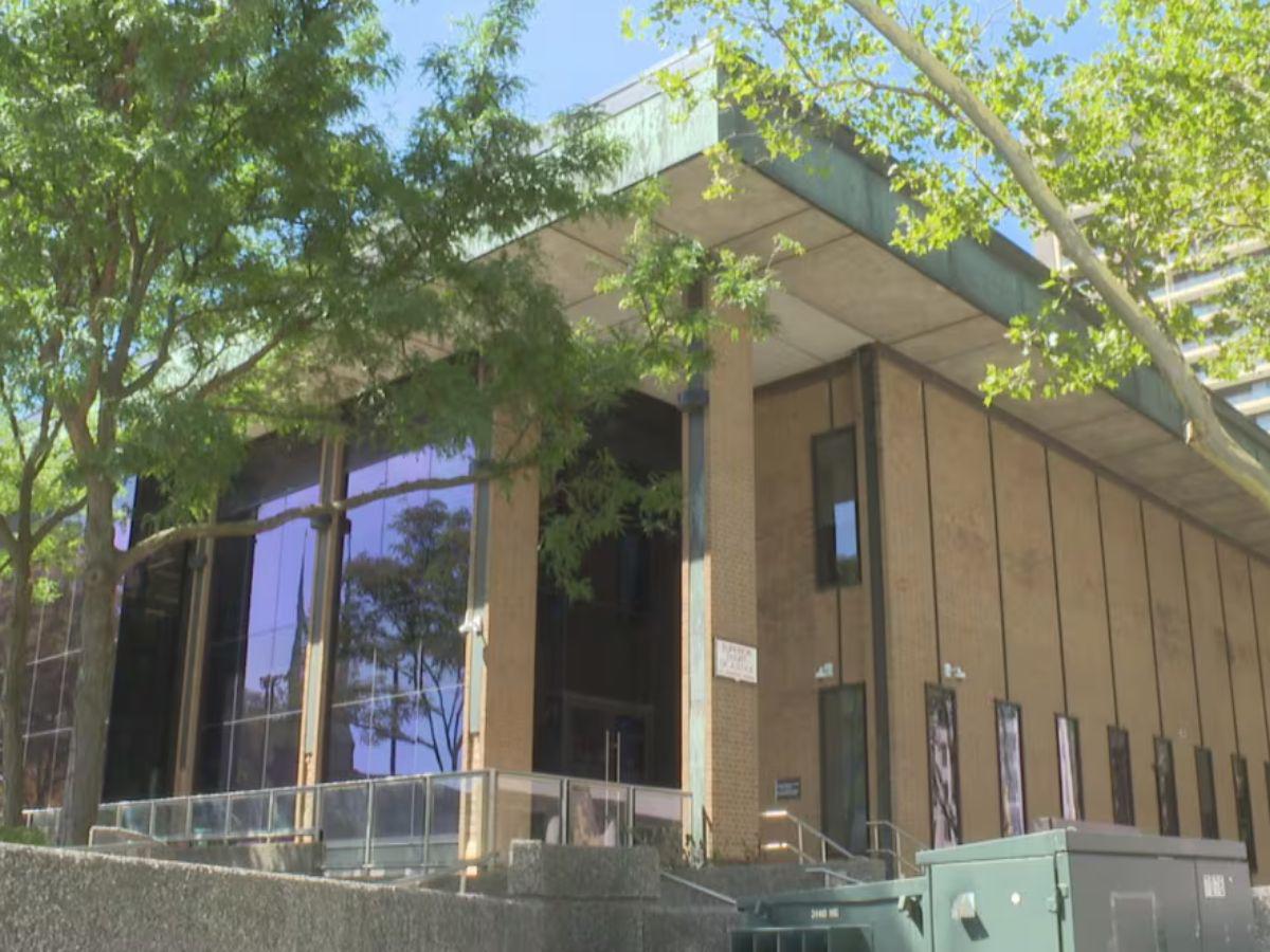 Le ayudaba a mantener a su familia y le dio 48 puñaladas: hondureño asesinó a su pareja en Canadá