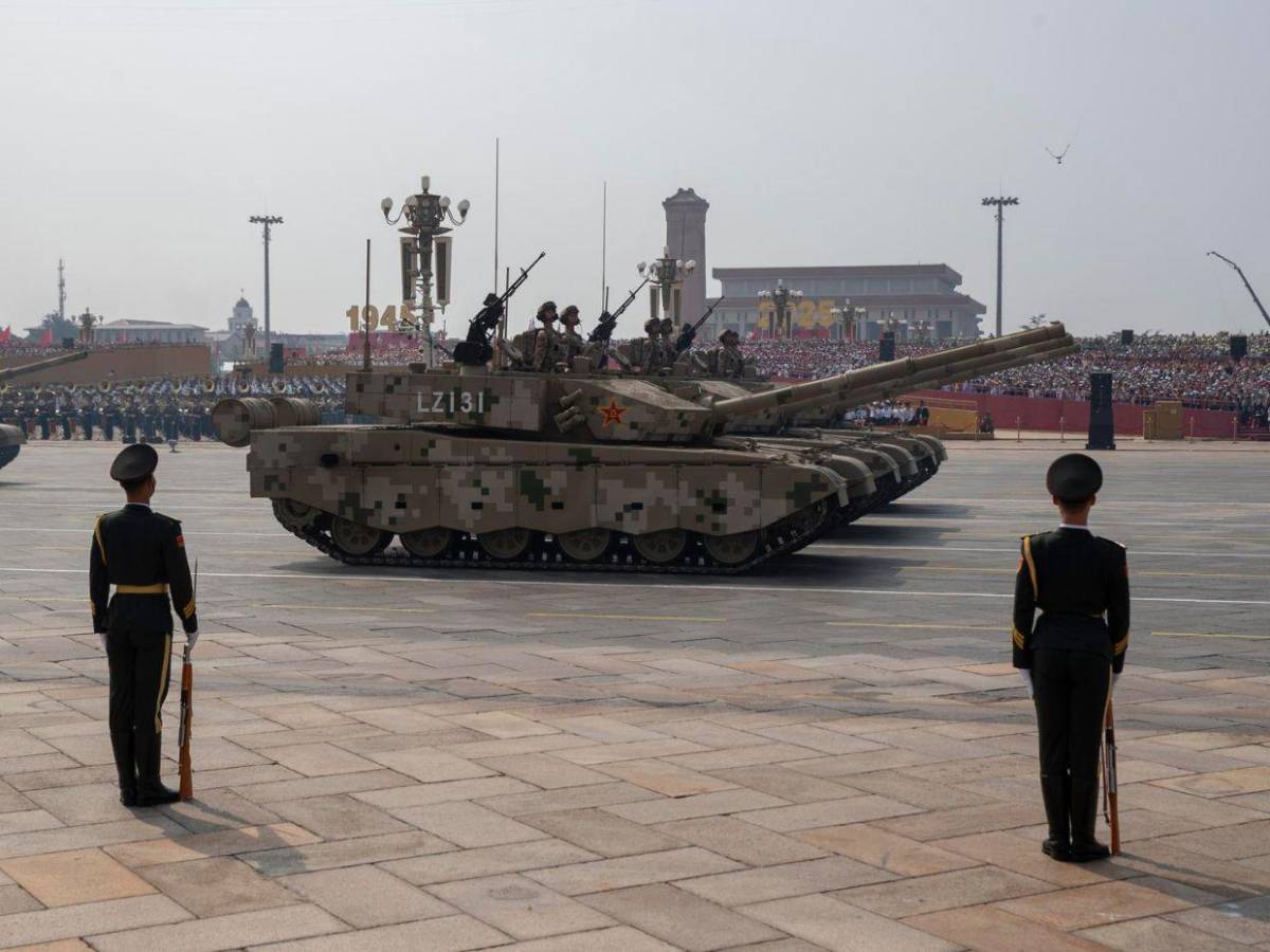 China saca músculo en un desfile militar en el que advierte de su imparable avance