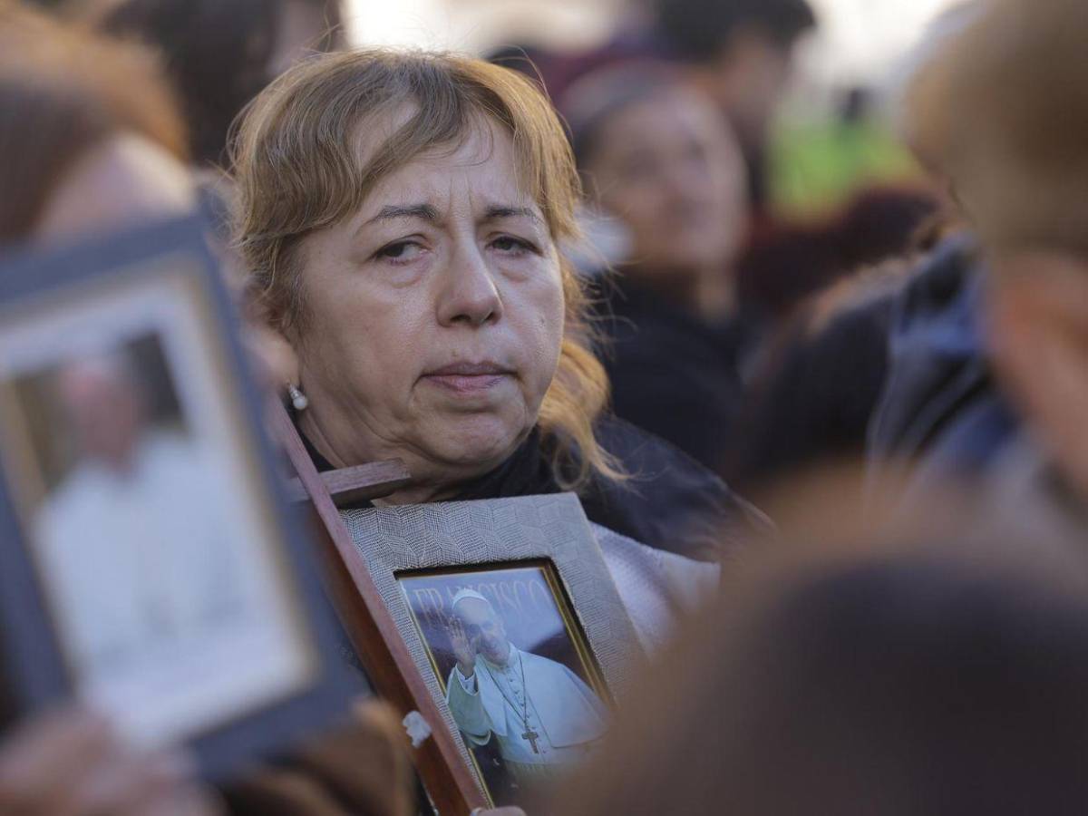 Vigilia por el papa en la catedral de Buenos Aires: No dimensionamos su liderazgo