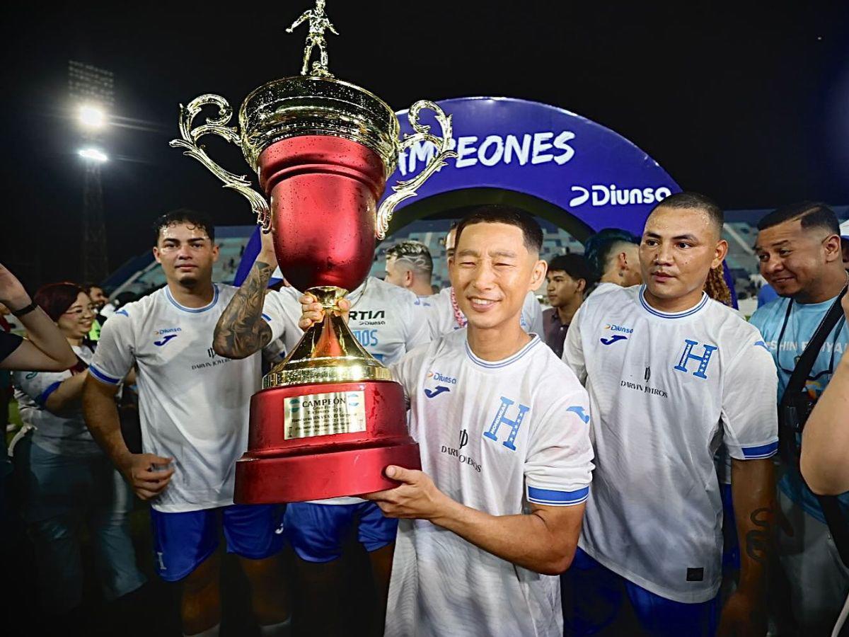 Shin Fujiyama cumplirá su sueño de jugar fútbol en Brasil con la Selección de Tiktokers de Honduras