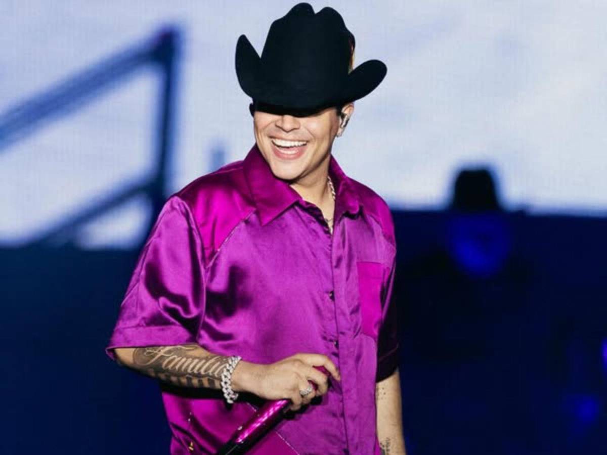 Grupo Firme dejará de cantar corridos en sus conciertos, anuncia Eduin Caz Grupo Firme dejará de cantar corridos en sus conciertos, anuncia Eduin Caz