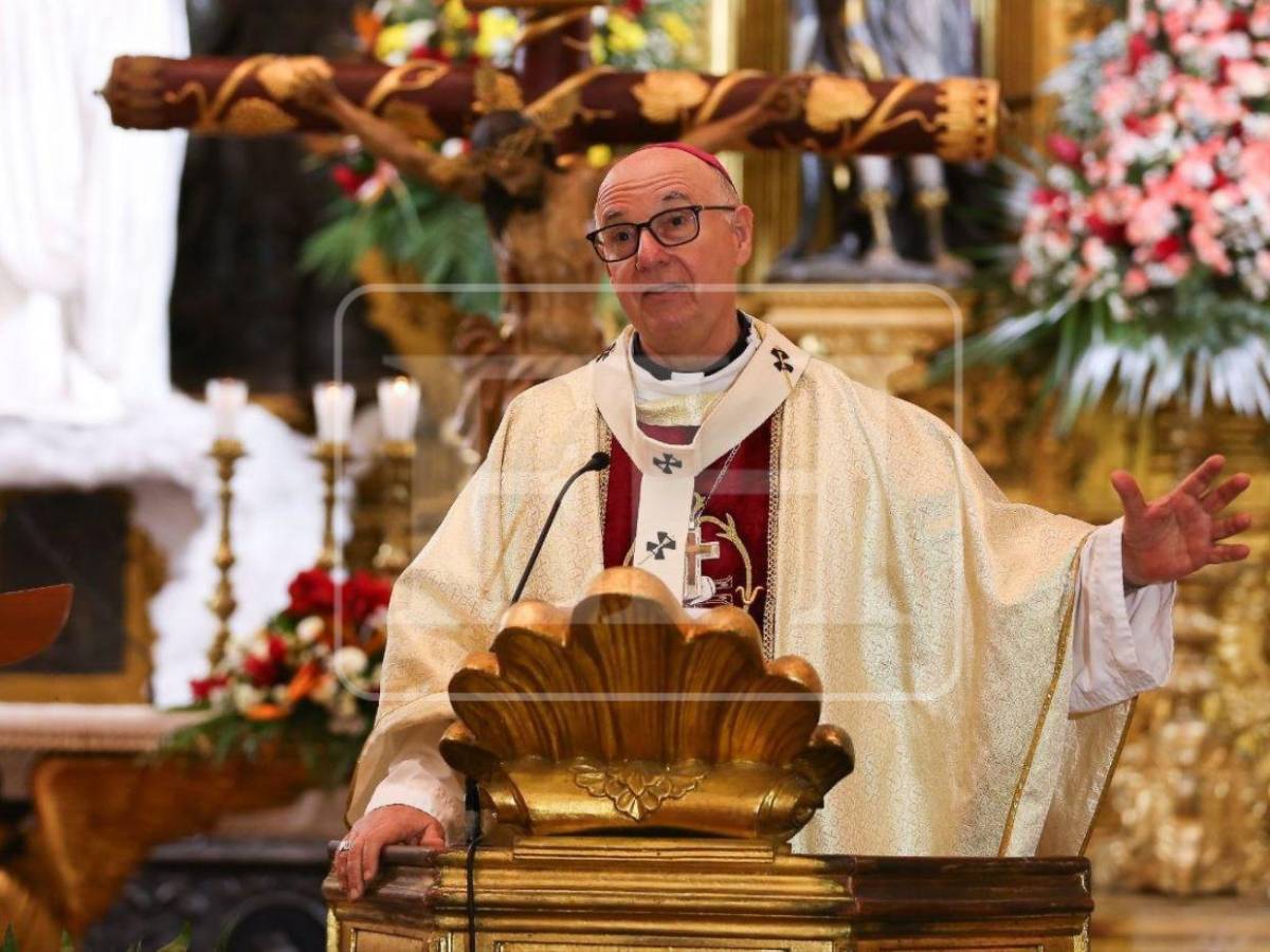 Catedral San Miguel Arcángel se llena de fe en el cierre de Semana Santa 2026