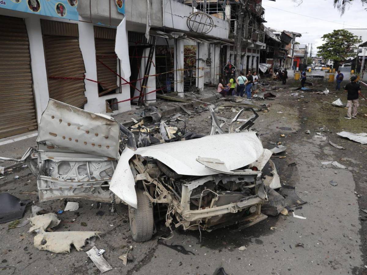 Tres coches bomba y un cilindro de gas: lo que se sabe de las explosiones en Colombia