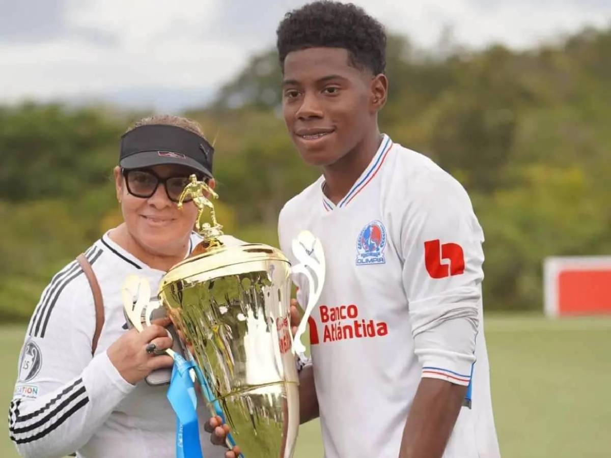 Familiar de excandidata presidencial e hijo de leyenda: la vida del delantero hondureño Dereck Moncada