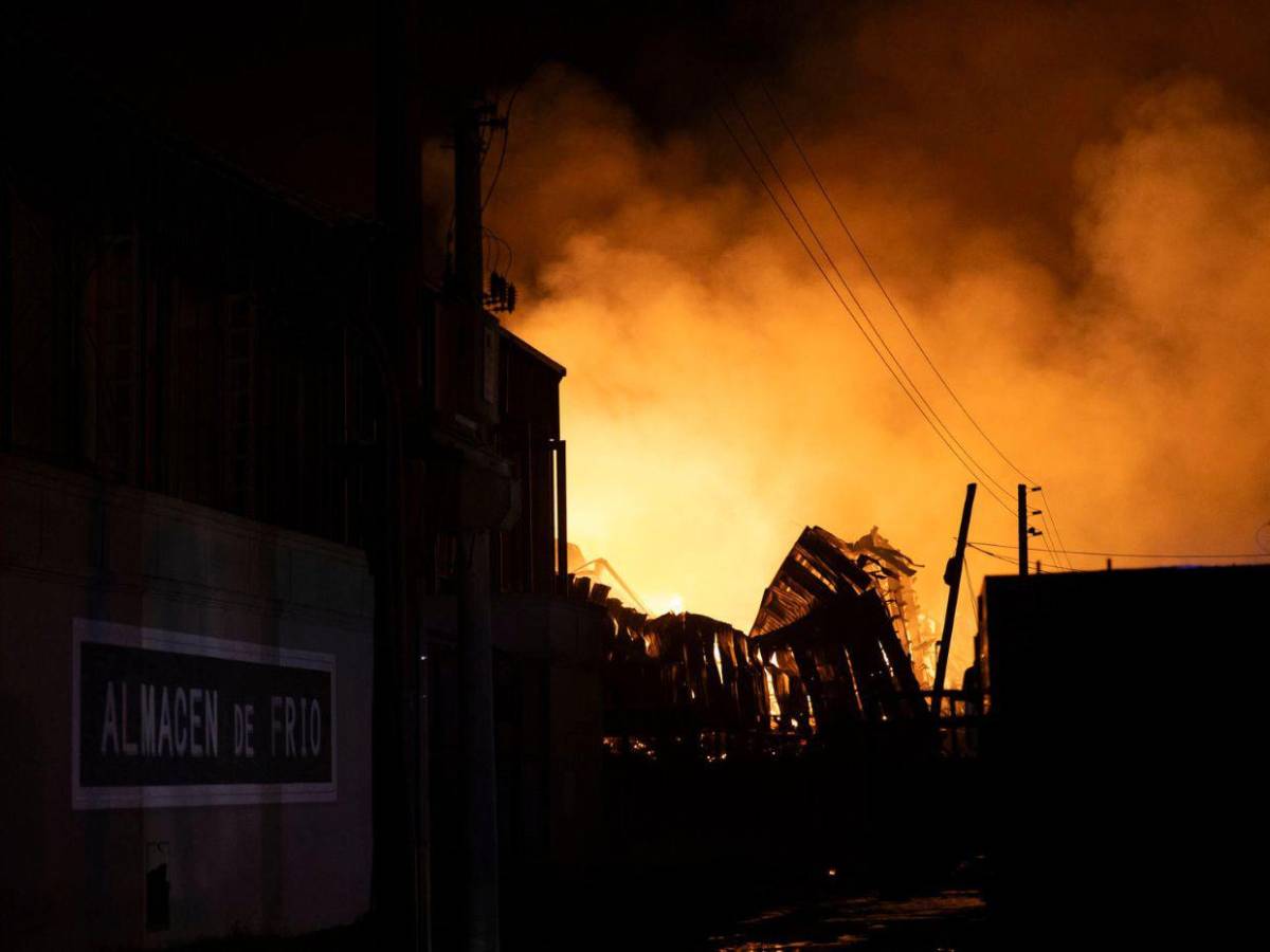 En fotos: explosión en zona industrial de Ezeiza, Argentina, desata infierno y deja 15 heridos