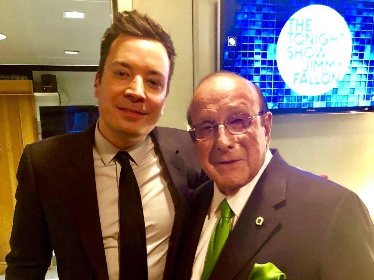 La millonaria fortuna que dejó Clive Davis tras su muerte a los 94 años