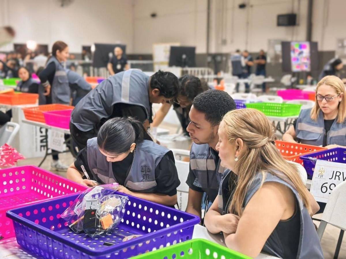 Así fue el inicio del recuento de actas impugnadas en el CLE