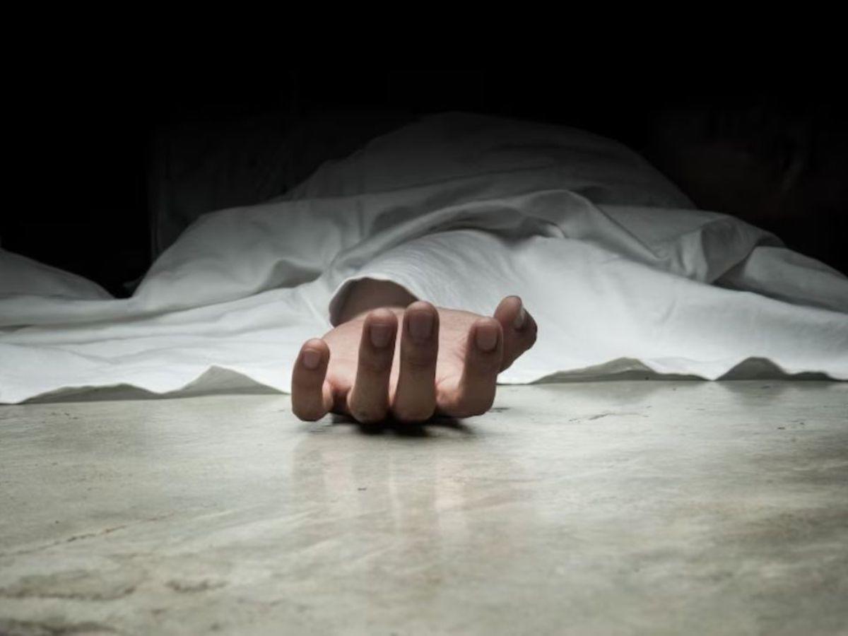 Yuli, agente de policía que fue asesinada en su casa; su pareja huyó