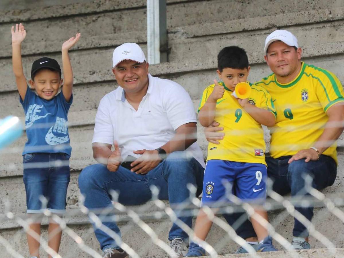 Linda chica sorprende, lo que hizo el Ministro de Seguridad e histórica llegada de Motagua a La Paz