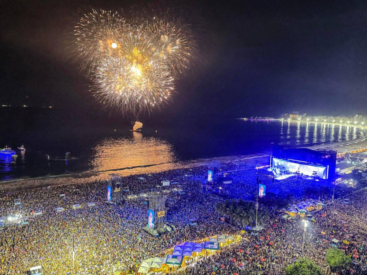 Shakira enciende Copacabana con concierto histórico ante miles de fans