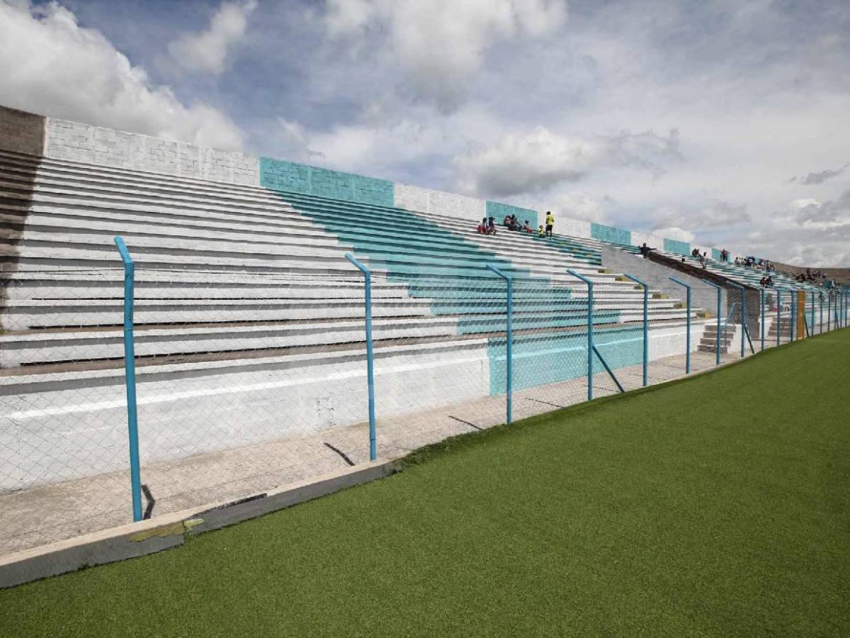 Linda chica sorprende, lo que hizo el Ministro de Seguridad e histórica llegada de Motagua a La Paz