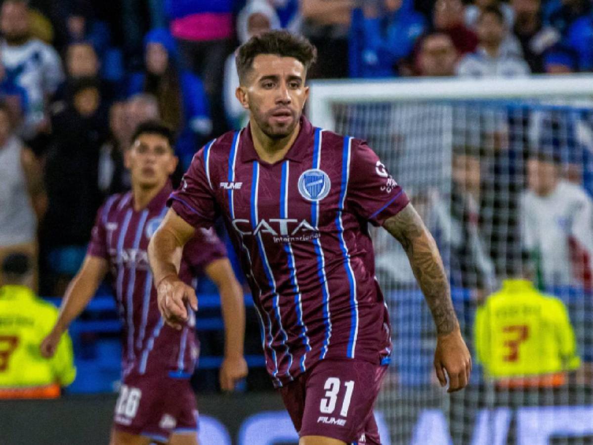 De estrella en Motagua, a no tener minutos en Argentina: El calvario que vive Agustín Auzmendi