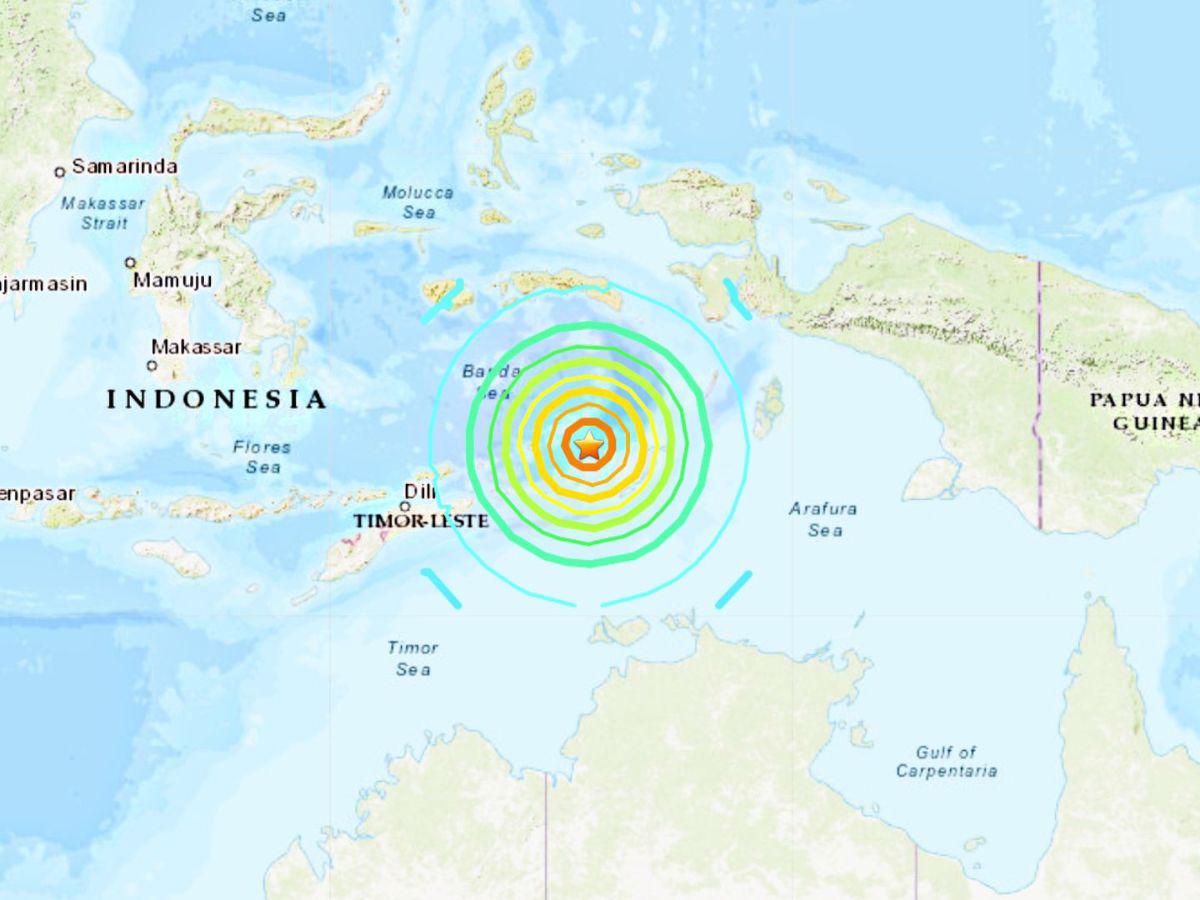 Captan en videos cómo sismo de magnitud 7.6 golpea a Indonesia