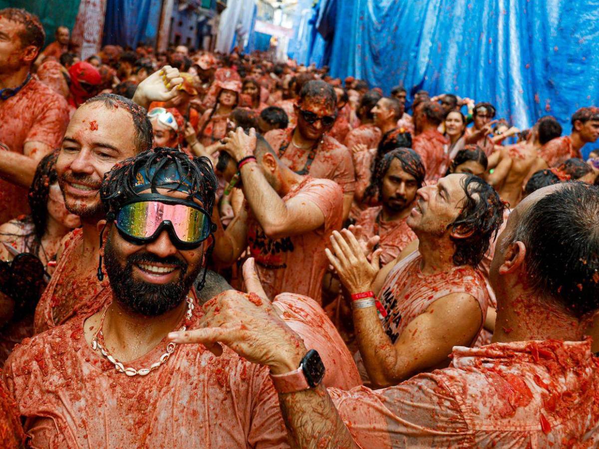 Tomatina 2025: Más de 22 mil personas combaten ​a tomatazos en Buñol