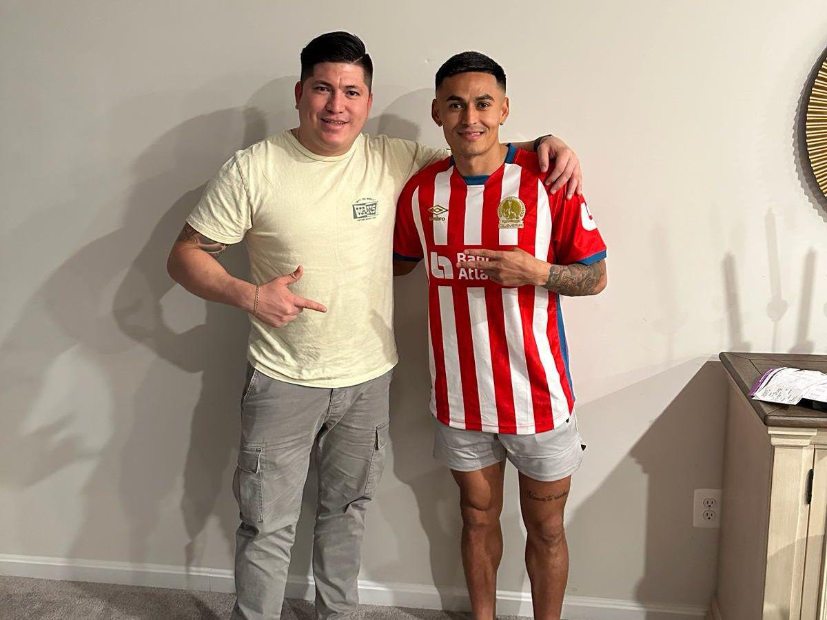 Alejandro tiene una amistad que data de hace muchos años con Andy Najar, uno de los máximos referentes del fútbol hondureño.