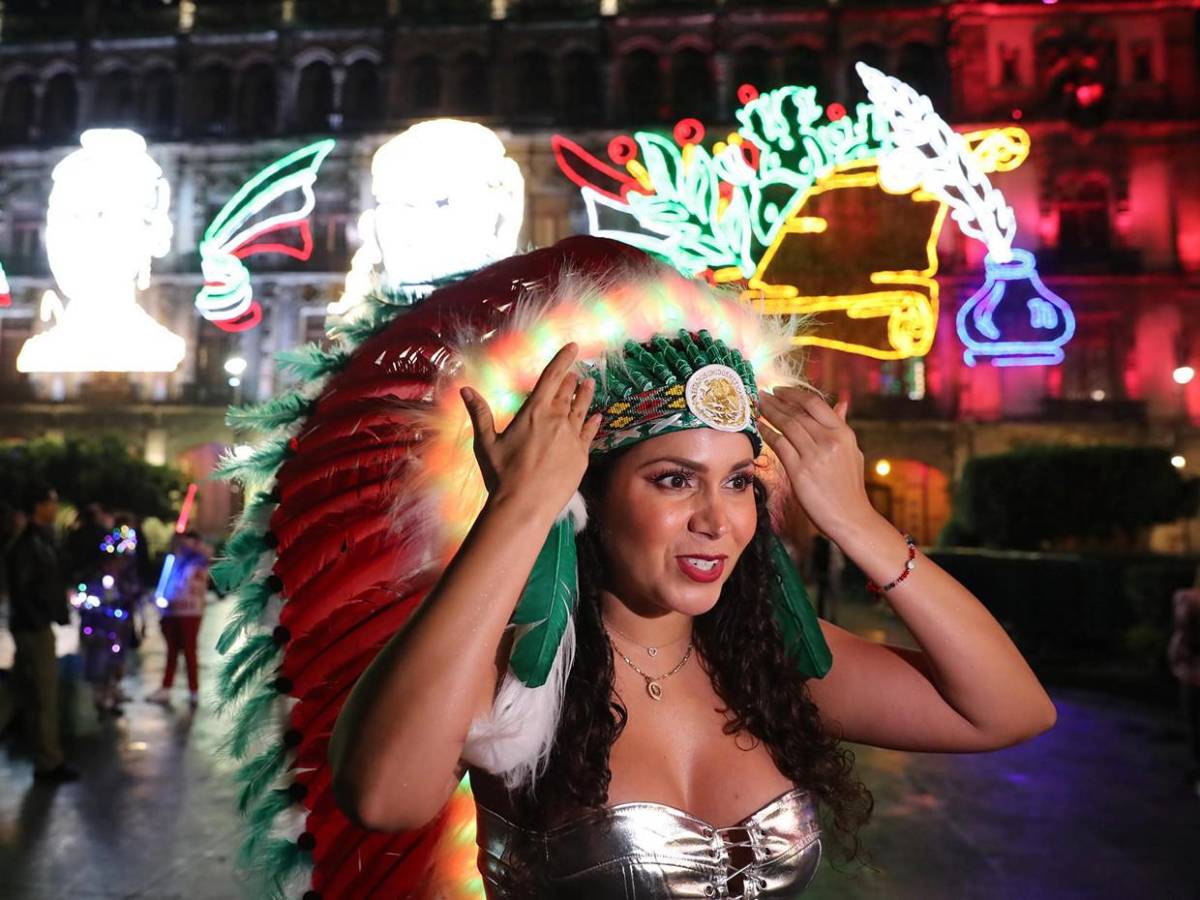 Zócalo desbordado, la mayor plaza pública de México vibra al grito de ¡Viva la independencia!