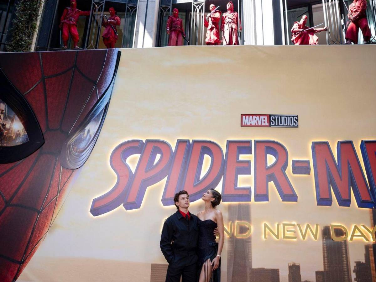 Los looks de Zendaya y Tom Holland en su primera alfombra roja como esposos