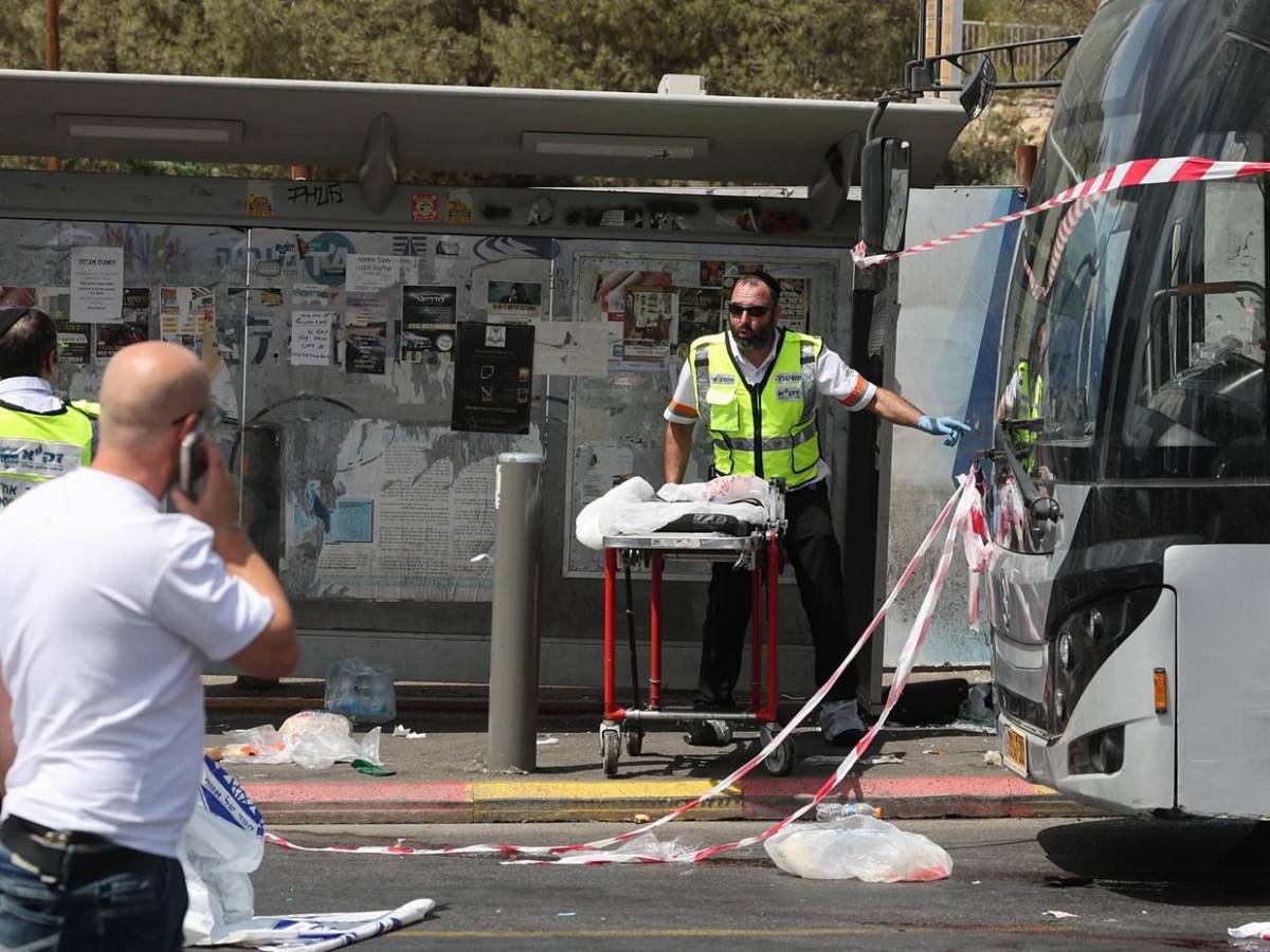Atacantes subieron al autobús y abrieron fuego contra los pasajeros: atentado en Israel