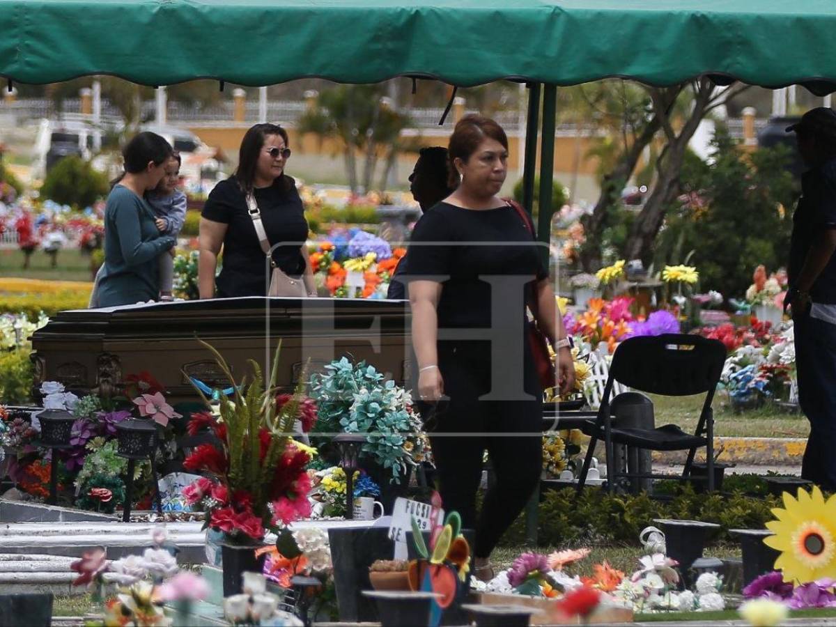 Entre lágrimas despiden a familia que murió en tragedia vial en Quimistán, Santa Bárbara