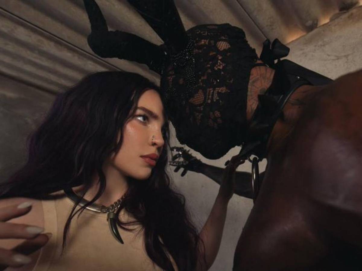 Belinda es acusada de adorar 'figuras demoníacas' en su nuevo video