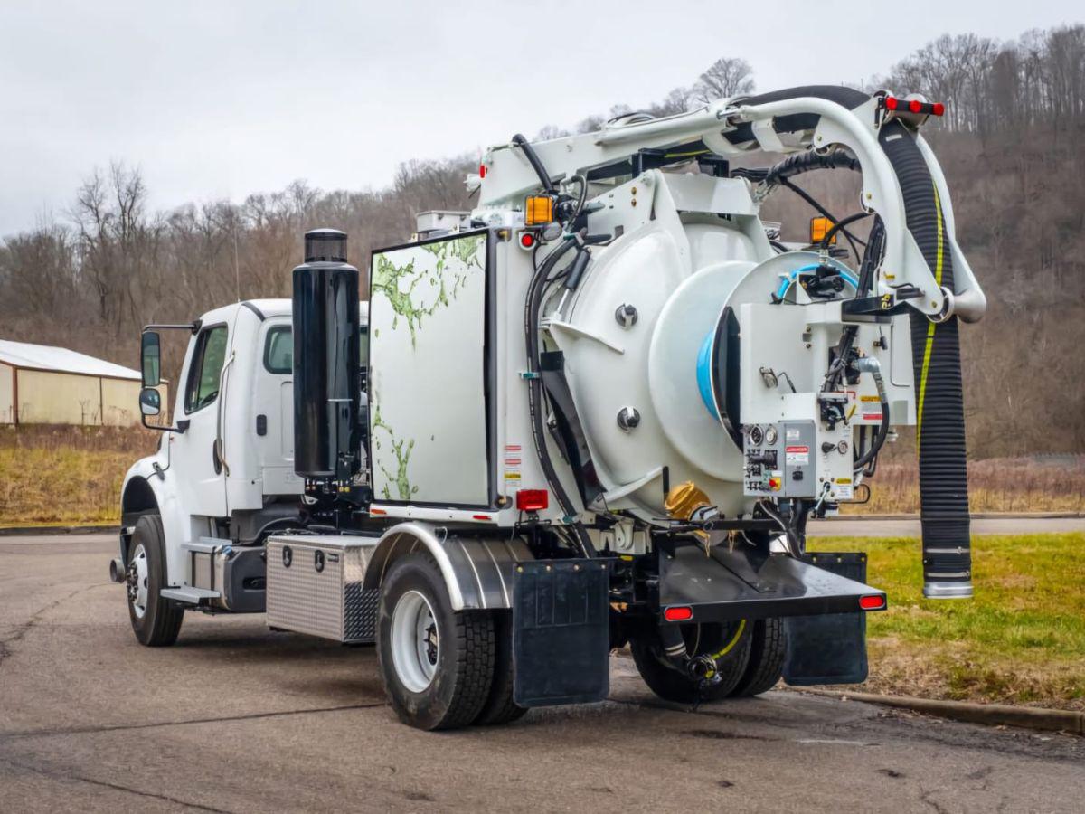 L19 millones costó camión para mantenimiento del alcantarillado en el Distrito Central