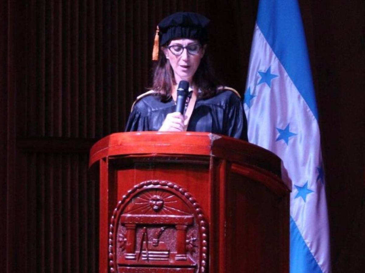 UNAH otorga reconocimiento “Honoris Causa” a la científica hondureña María Elena Bottazzi