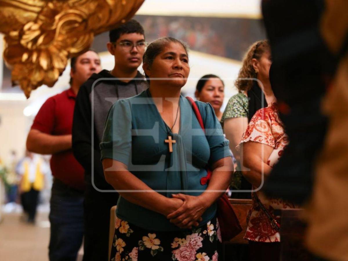 Catedral San Miguel Arcángel se llena de fe en el cierre de Semana Santa 2026
