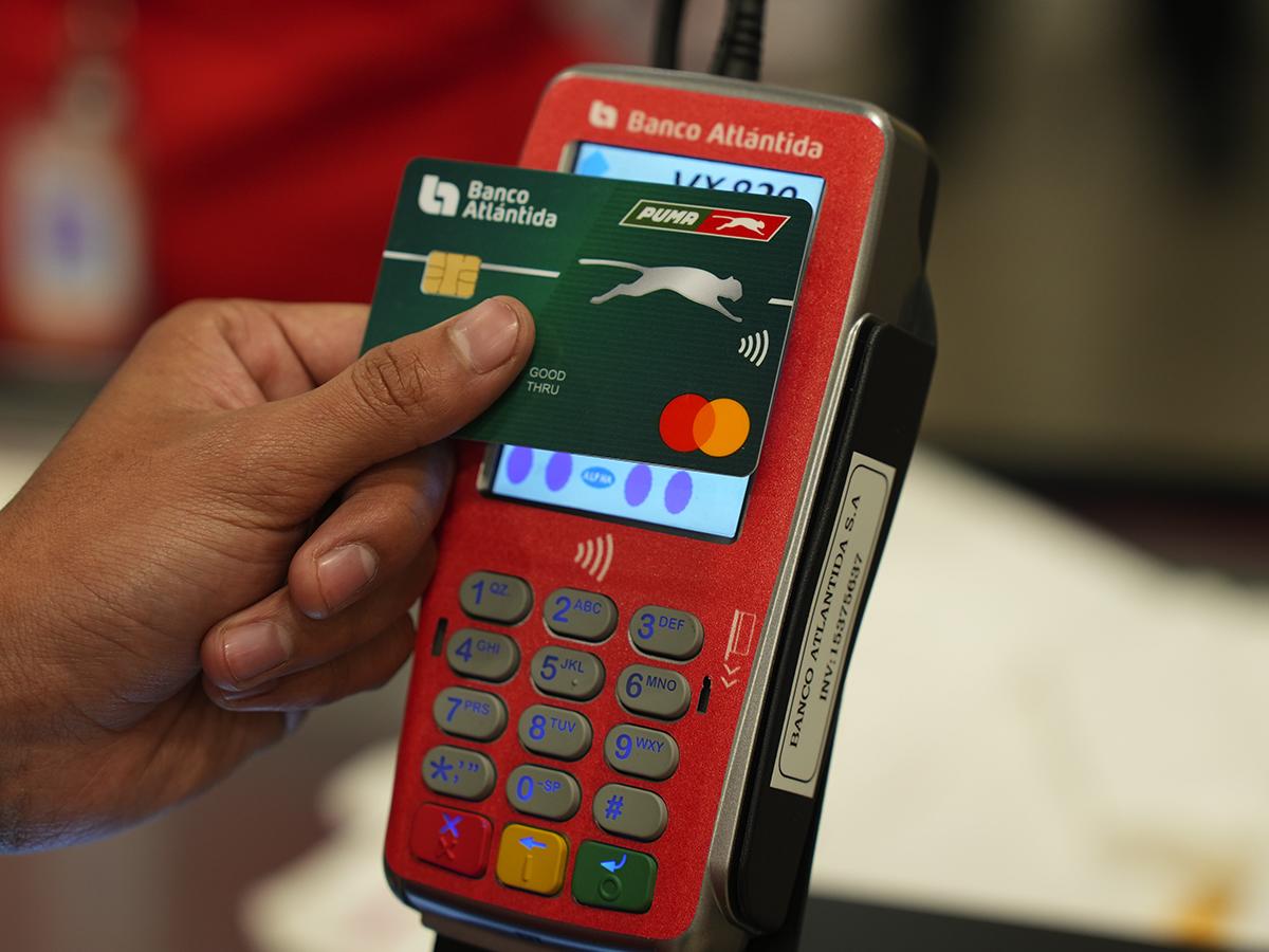 Recibe el beneficio de Ahorro Atlántida por cada compra que realices al pagar con sus Tarjetas de Crédito o Débito de Banco Atlántida y la Billetera Digital Dilo.