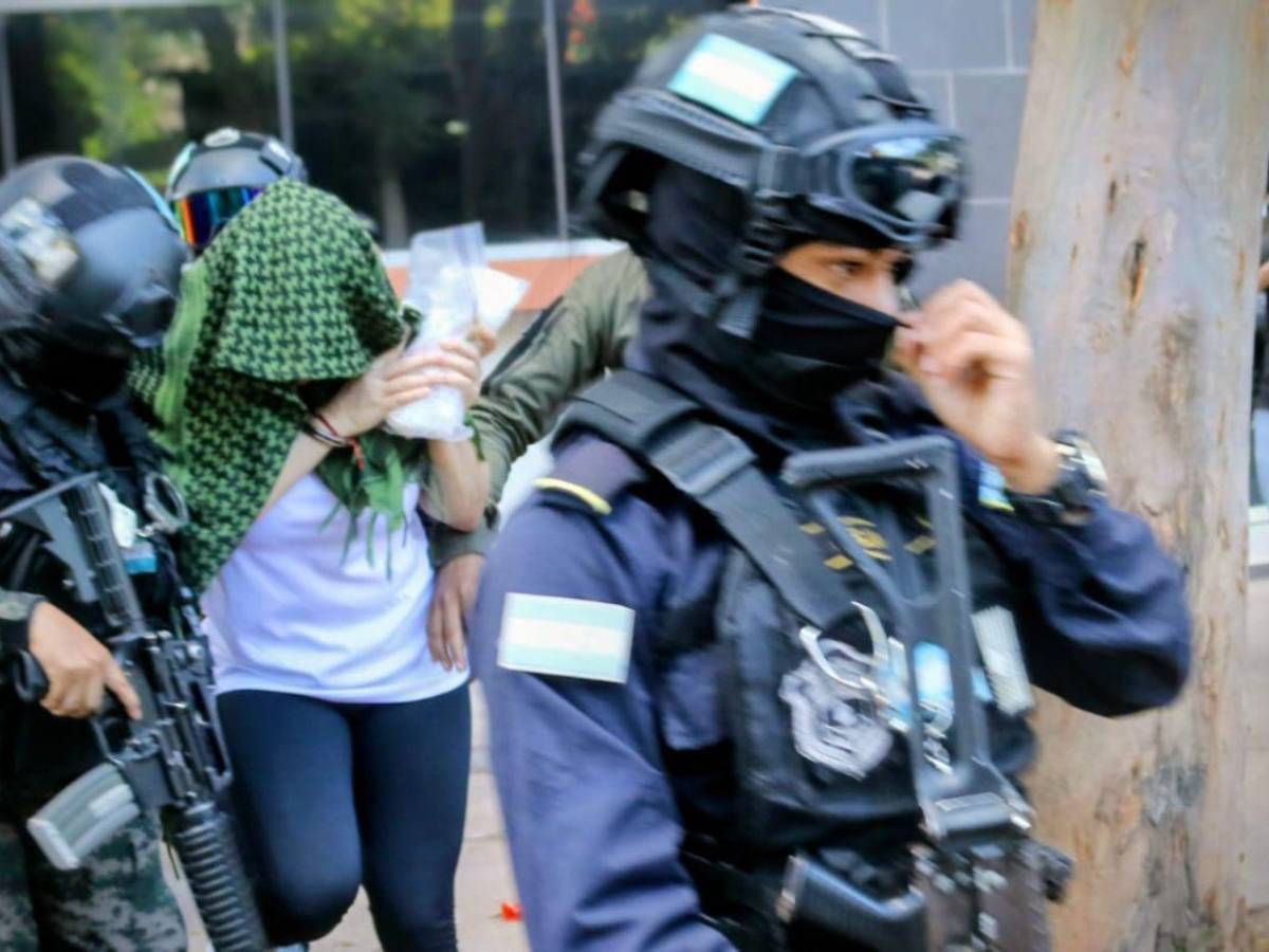 ¿Por qué la Barbie Fiscal salió de prisión durante seis horas?