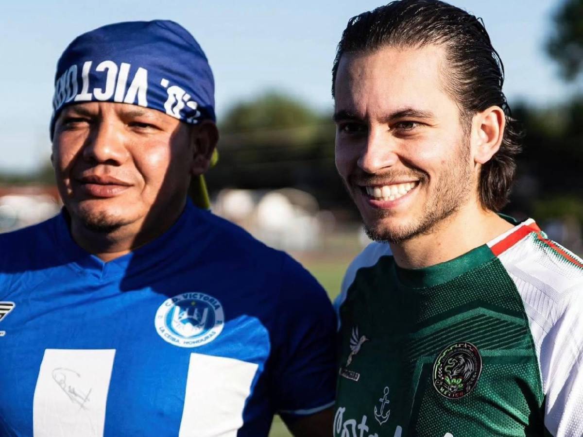 Carlos Eduardo Espina revela los miles de dólares que generó Victoria en su primer en vivo de TikTok