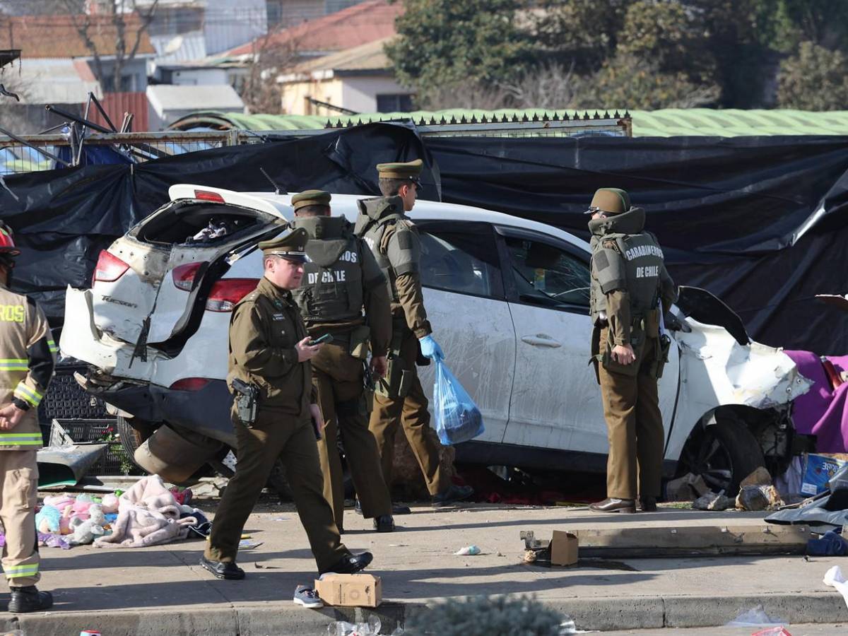Vehículo a exceso de velocidad embiste feria en Chile y mata a seis personas