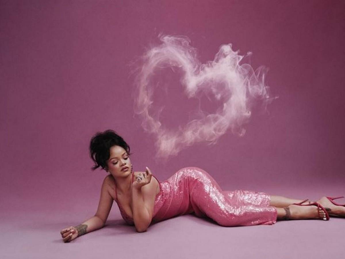 Rihanna anuncia su tercer embarazo en la Met Gala con un look inolvidable