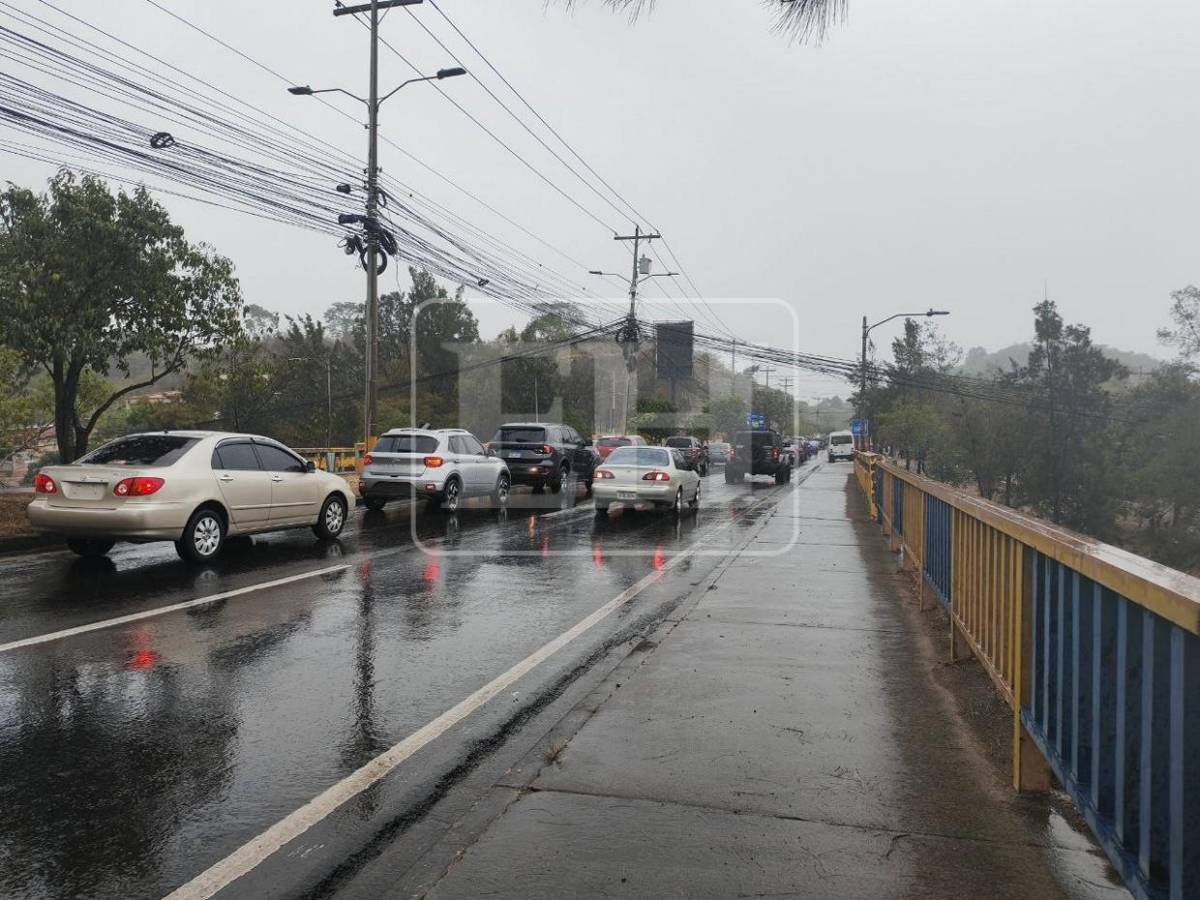 Inicio de semana fresco: Llueve sobre la capital este lunes