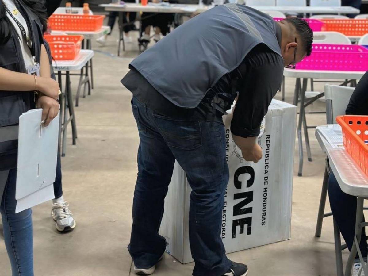 Así fue el inicio del recuento de actas impugnadas en el CLE