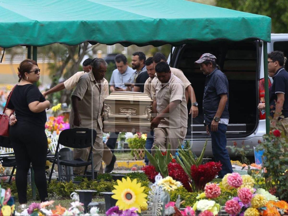 Entre lágrimas despiden a familia que murió en tragedia vial en Quimistán, Santa Bárbara