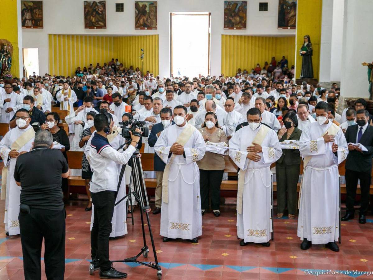 Con palmas, fe, curas expulsados y prohibiciones del régimen de Ortega, Nicaragua inicia Semana Santa Con palmas, fe, curas expulsados y prohibiciones del régimen de Ortega, Nicaragua inicia Semana Santa
