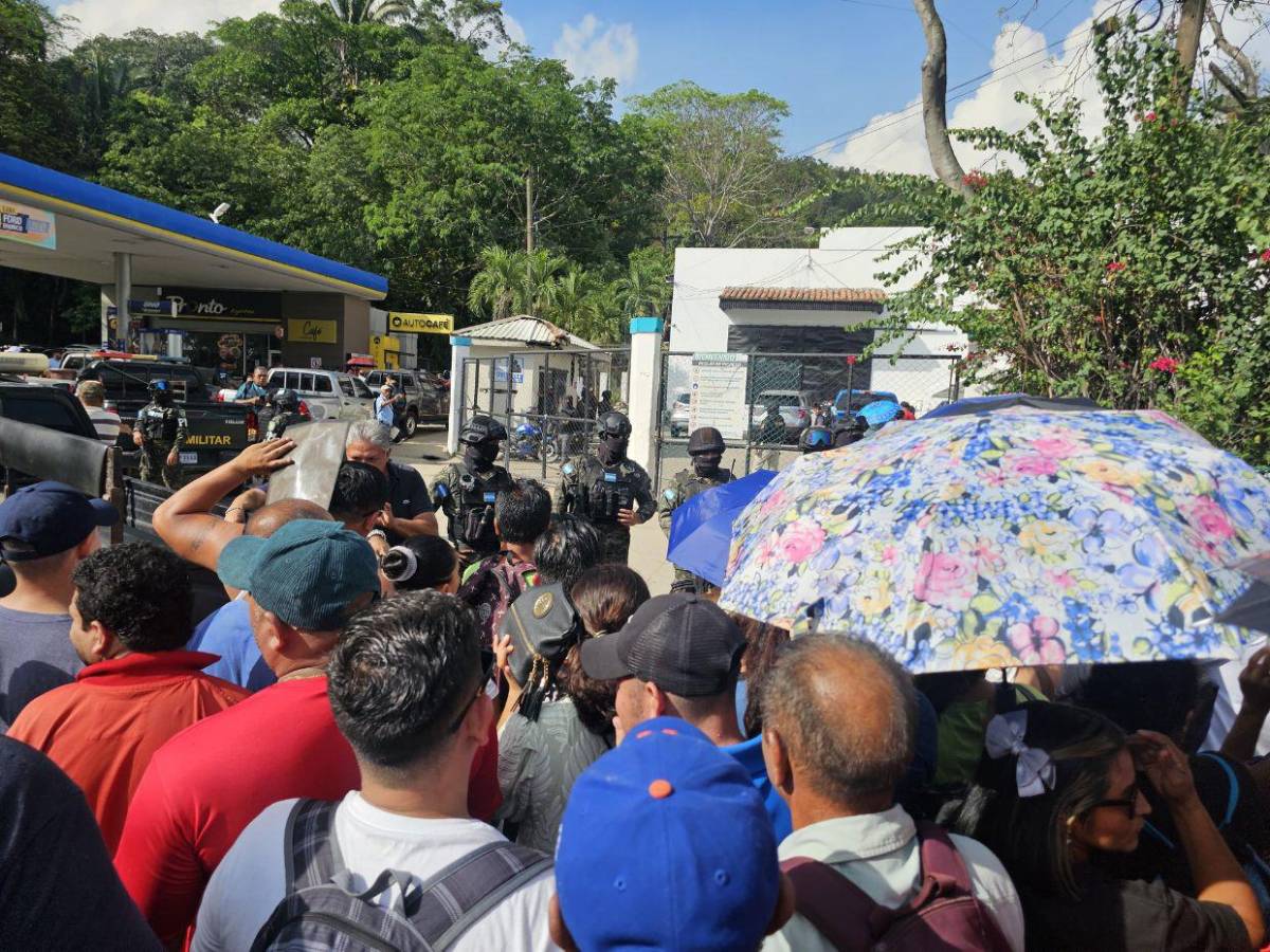 Enormes filas e incertidumbre: hondureños víctimas de Koriun intentan recuperar su dinero