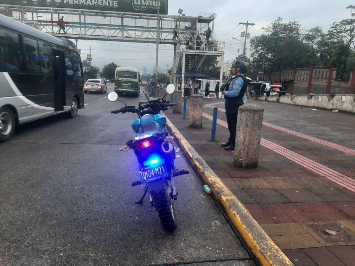 Con motorizados, patrullas y varios elementos: Policía resguarda la UNAH