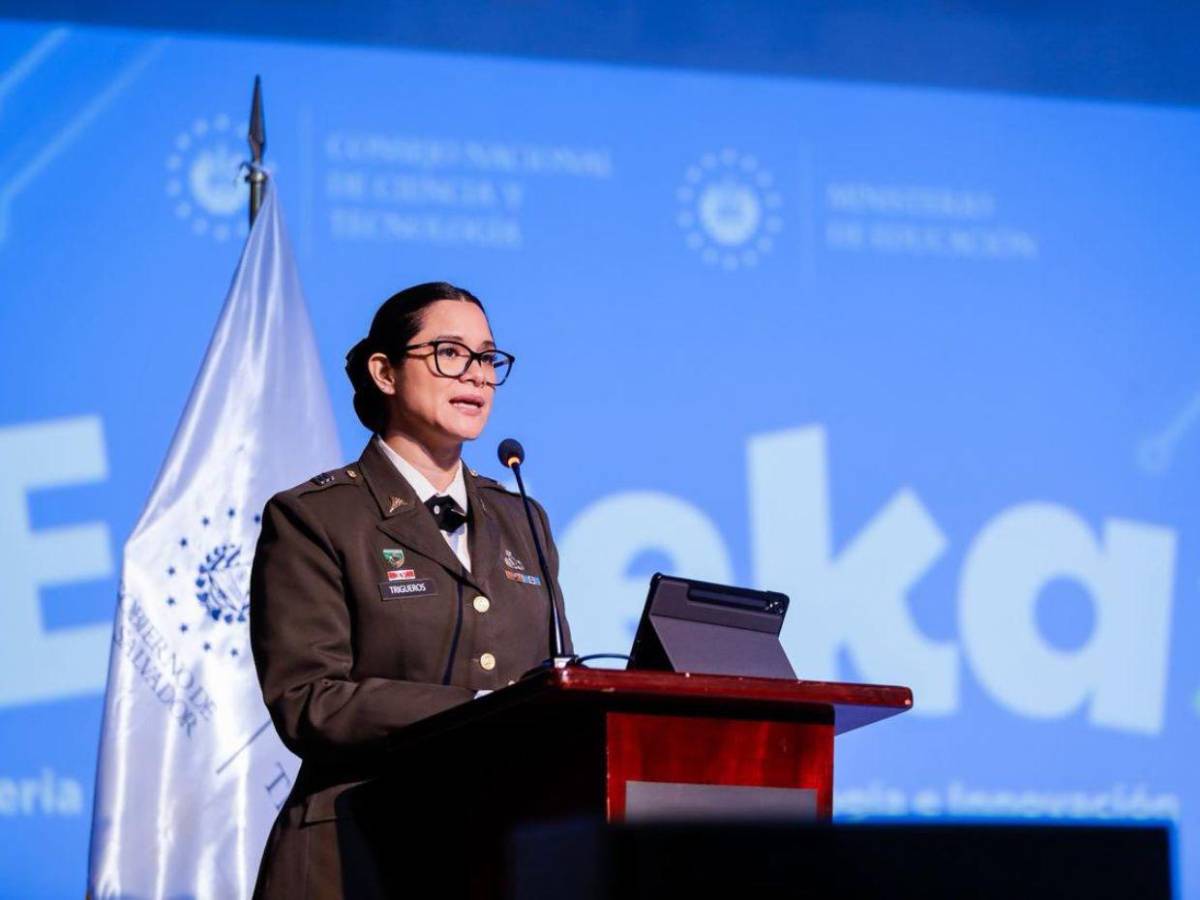 ¿Quién es Karla Trigueros, ministra de Educación salvadoreña que denunció trabas en Honduras?