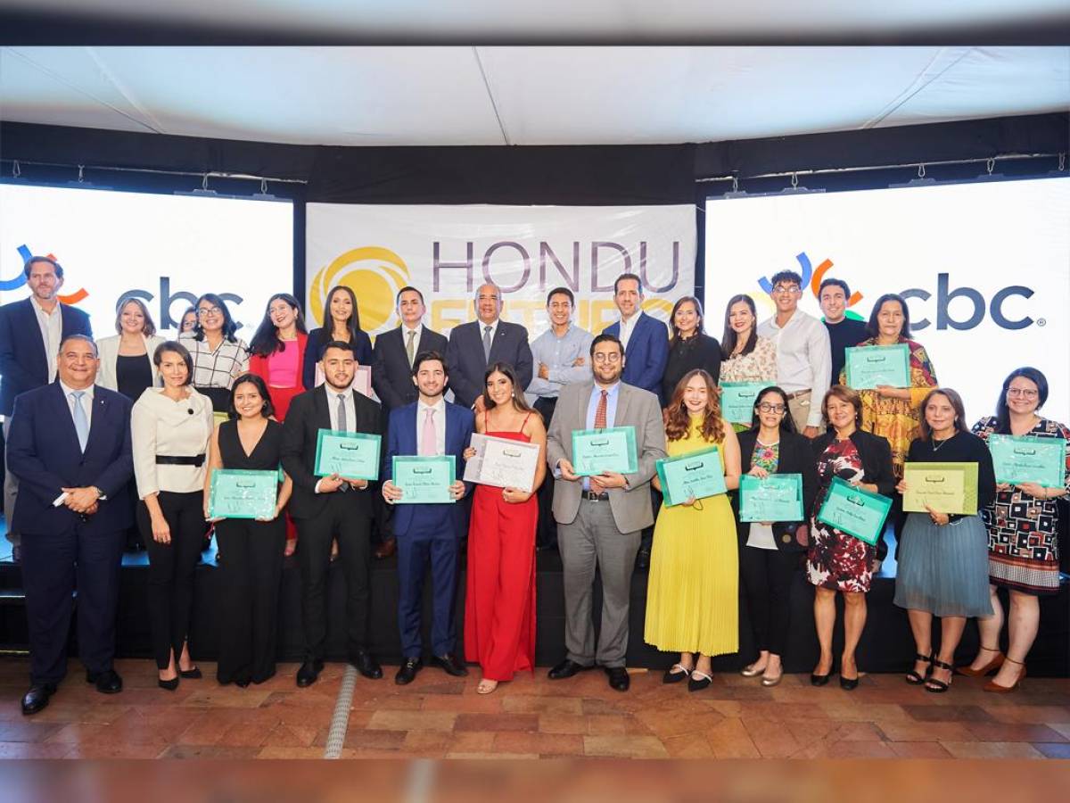HonduFuturo otorga becas internacionales a 25 jóvenes